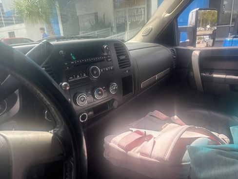 Used 2011 GMC Sierra 3500 SLE image 18