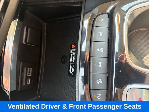 Used 2023 Buick Envision Avenir AWD/4WD image 21