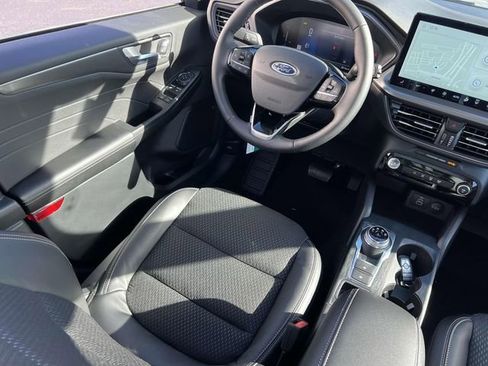 New 2025 Ford Escape SE image 29