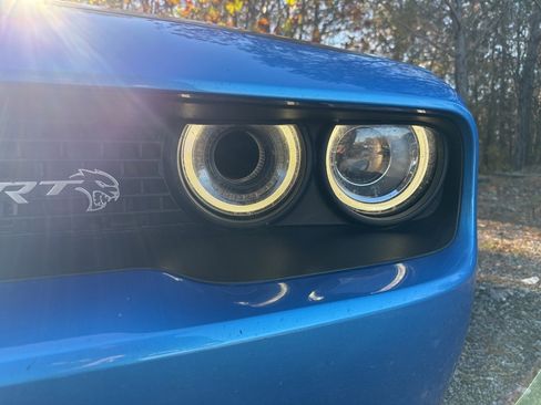 Used 2018 Dodge Challenger SRT Hellcat image 3