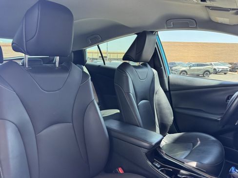 Used 2020 Toyota Prius Prime XLE image 39