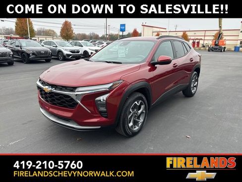 Certified 2024 Chevrolet Trax LT w/ Driver Confidence Package image 17