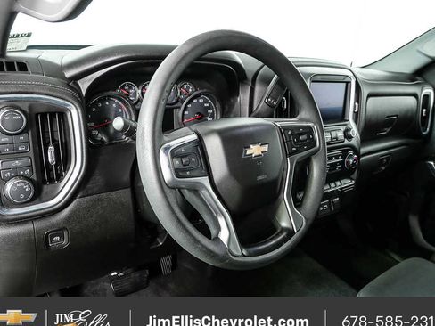 Used 2020 Chevrolet Silverado 1500 LT image 2