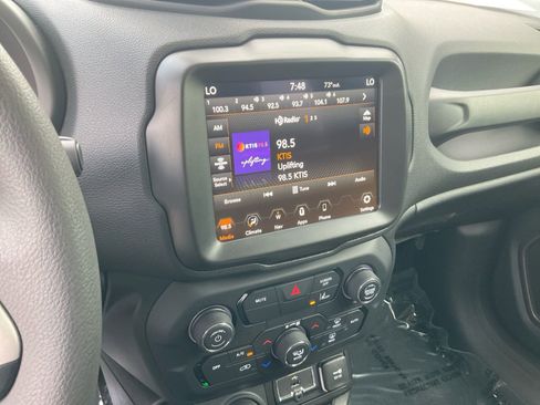 Used 2023 Jeep Renegade Latitude AWD/4WD image 22