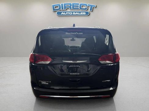 Used 2017 Chrysler Pacifica Limited FWD image 5