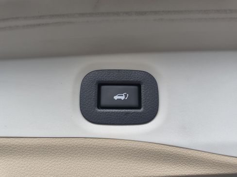 Certified 2019 Nissan Rogue SV FWD image 14