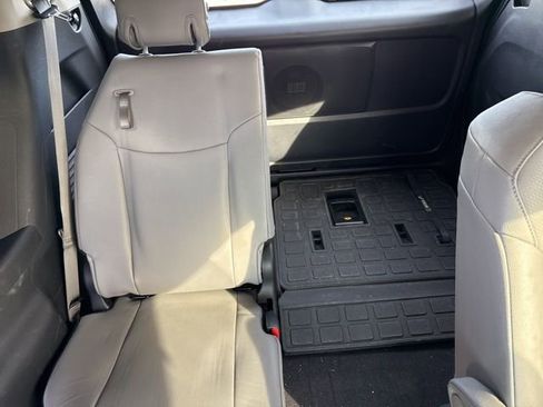 Used 2025 Toyota Sienna XLE w/ XLE Plus Package image 15