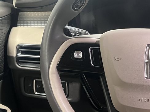 Used 2023 Lincoln Corsair AWD image 18