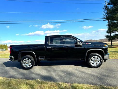 Used 2022 Chevrolet Silverado 3500 LTZ w/ LTZ Plus Package image 6