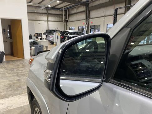 Used 2023 Toyota 4Runner Limited AWD/4WD image 19
