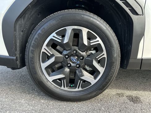 Used 2025 Subaru Forester AWD/4WD image 14