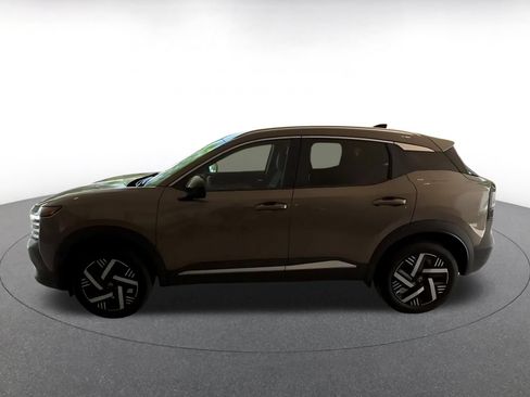 Used 2026 Nissan Kicks SV w/ Cold Weather Package FWD image 9