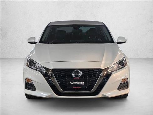 Used 2021 Nissan Altima 2.5 SR image 2