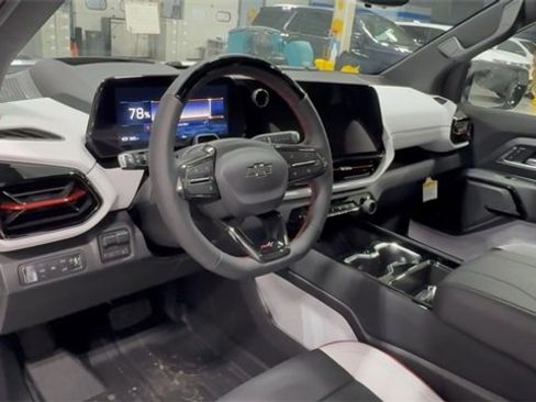 New 2025 Chevrolet Silverado EV RST image 9