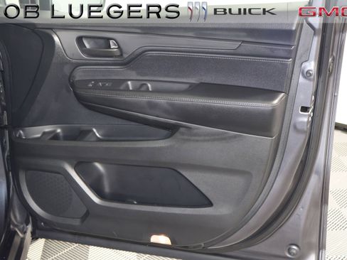 Used 2023 Honda Odyssey EX-L image 19