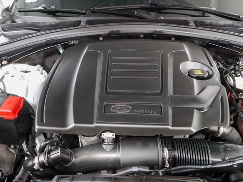 Used 2022 Land Rover Range Rover Velar R-Dynamic S image 31