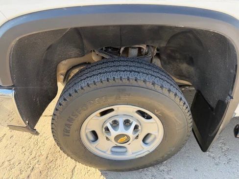 Used 2025 Chevrolet Silverado 2500 W/T w/ WT Convenience Package image 7
