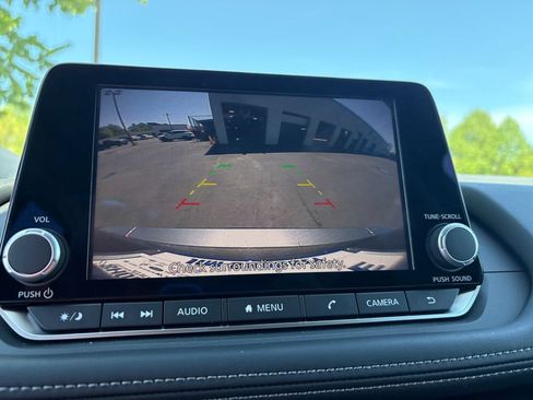 Used 2026 Nissan Rogue S FWD image 18