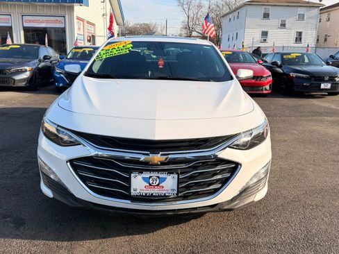 Used 2024 Chevrolet Malibu LT image 3