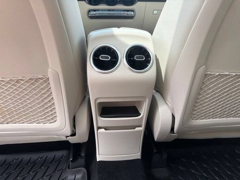 Used 2022 Mercedes-Benz GLB 250 4MATIC w/ Premium Package Lite image 52