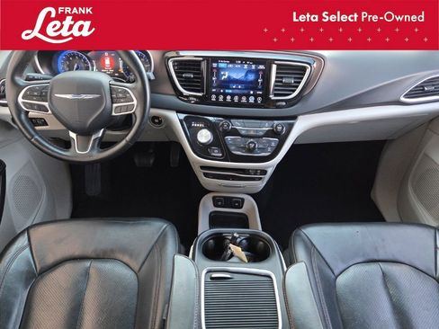 Used 2017 Chrysler Pacifica Touring-L Plus image 24