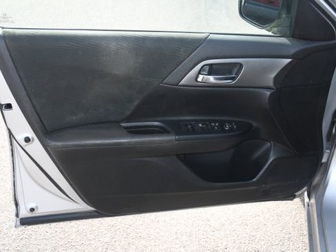 Used 2014 Honda Accord LX image 9