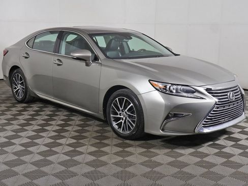Used 2017 Lexus ES 350 w/ Luxury Package FWD image 57