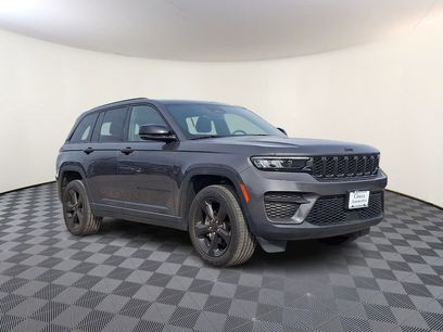 Used 2023 Jeep Grand Cherokee Altitude