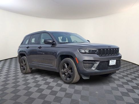 Used 2023 Jeep Grand Cherokee Altitude AWD/4WD image 1