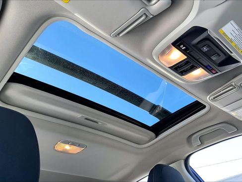 Certified 2023 Subaru Crosstrek 2.0i Premium image 12