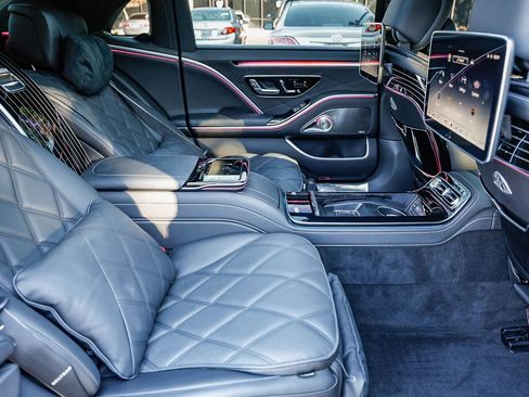 Certified 2023 Mercedes-Benz Maybach S 680 4MATIC image 17