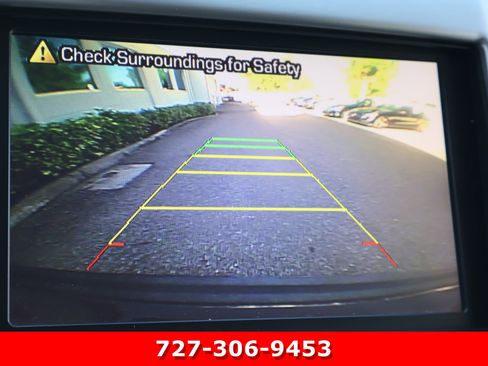 Used 2012 Cadillac Escalade Luxury image 4