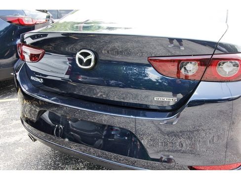 Used 2024 MAZDA MAZDA3 s FWD image 5