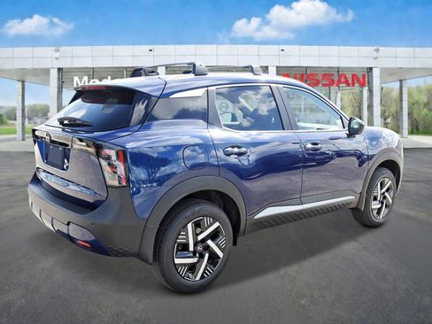 New 2026 Nissan Kicks SV w/ Cold Weather Package FWD image 5