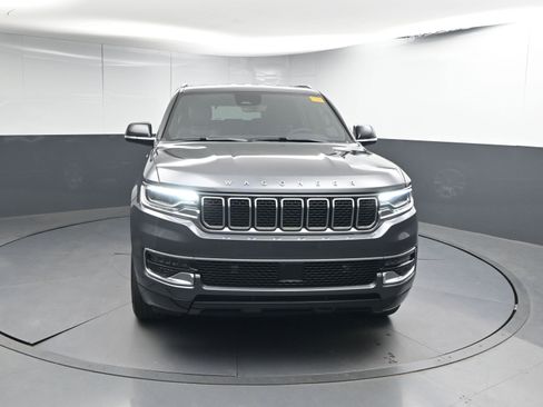 Used 2024 Jeep Wagoneer 2WD image 27