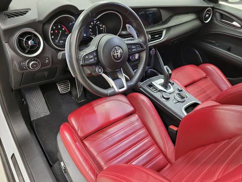 Used 2023 Alfa Romeo Stelvio Sprint image 19