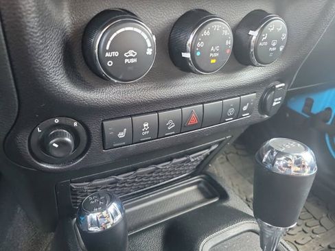 Used 2017 Jeep Wrangler Unlimited Sahara w/ Trailer Tow Group AWD/4WD image 23