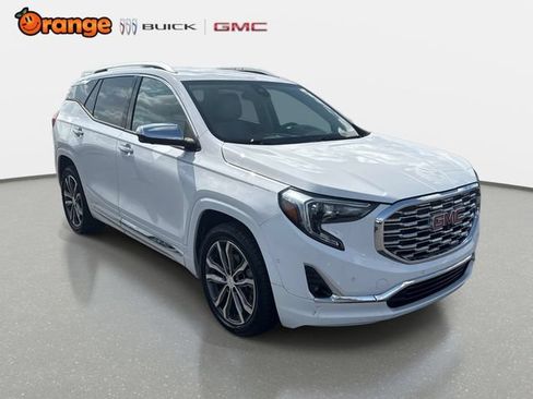 Used 2020 GMC Terrain Denali w/ Denali Premium Package FWD image 1