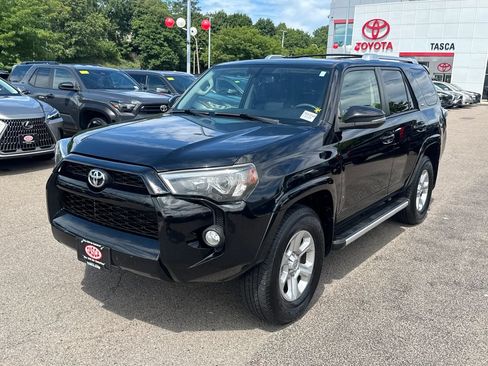 Used 2017 Toyota 4Runner SR5 Premium AWD/4WD image 3