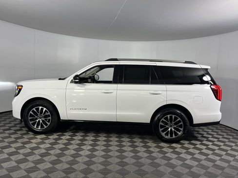 Used 2025 Ford Expedition Platinum image 9