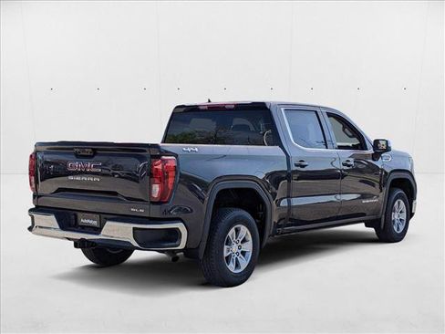 New 2024 GMC Sierra 1500 SLE image 2