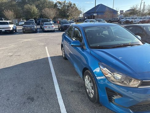 Used 2023 Kia Rio S image 3