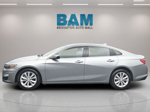 Used 2025 Chevrolet Malibu LT FWD image 3