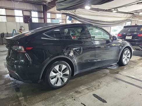 Used 2023 Tesla Model Y Long Range AWD/4WD image 3