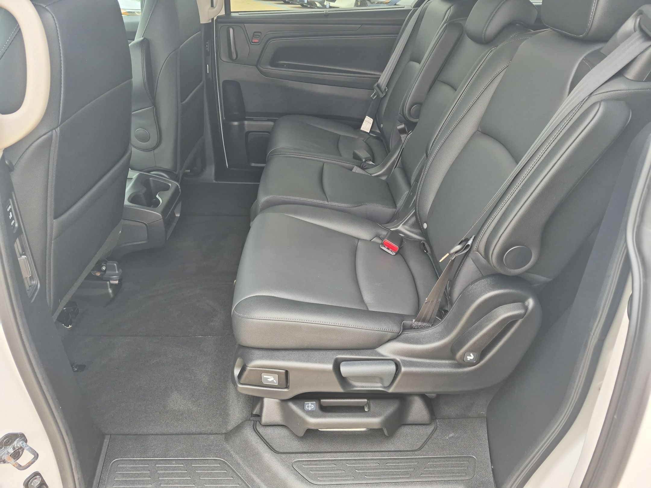Certified 2025 Honda Odyssey EX-L image 24