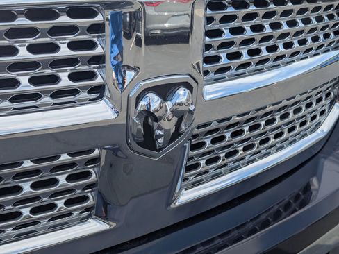 Used 2016 RAM 1500 Laramie AWD/4WD image 12