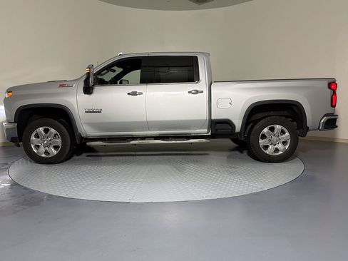 Used 2020 Chevrolet Silverado 2500 LTZ w/ LTZ Texas Edition AWD/4WD image 2