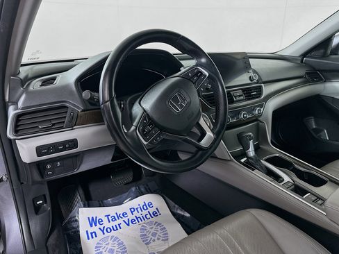 Used 2018 Honda Accord Touring image 9