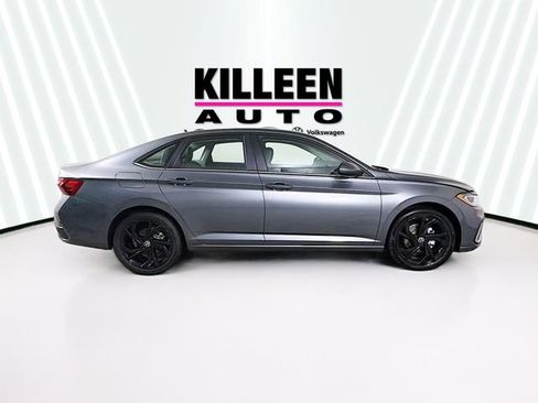 New 2026 Volkswagen Jetta SE image 8