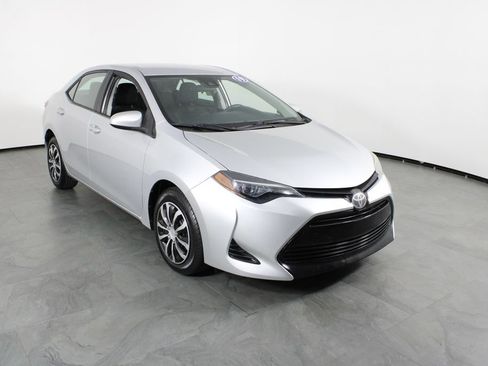 Used 2019 Toyota Corolla LE image 4